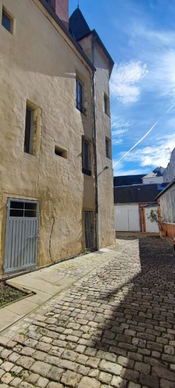 Très bel appartement dans un hôtel particulier au centre ville de Nevers