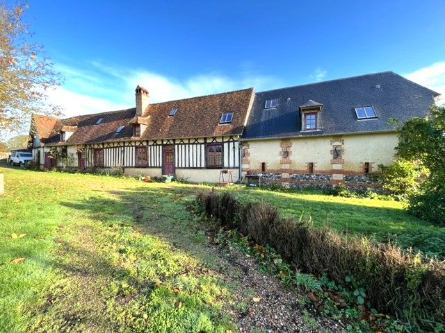 CORPS DE FERME LONGERE 4/5 CHAMBRES 280M2 SUR 4,2 HECTARES