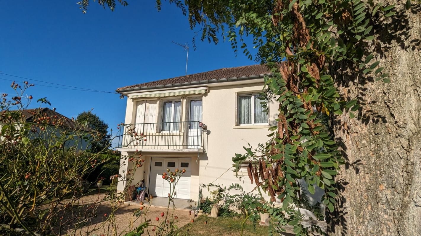 Maison Descartes.Viager occupé.Dame de 82 ans