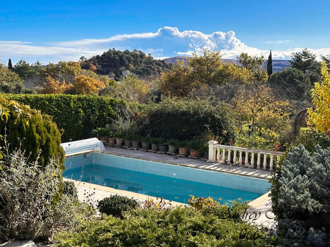 REILLANNE, BELLE VILLA  de 162 m² sur 2500 m² avec piscine