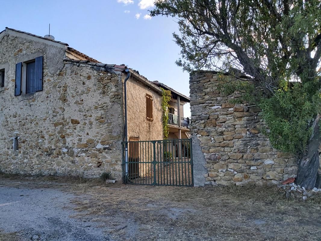 Maison 5 pièces 130 m² avec grange et terrain de plus de 8000 m²