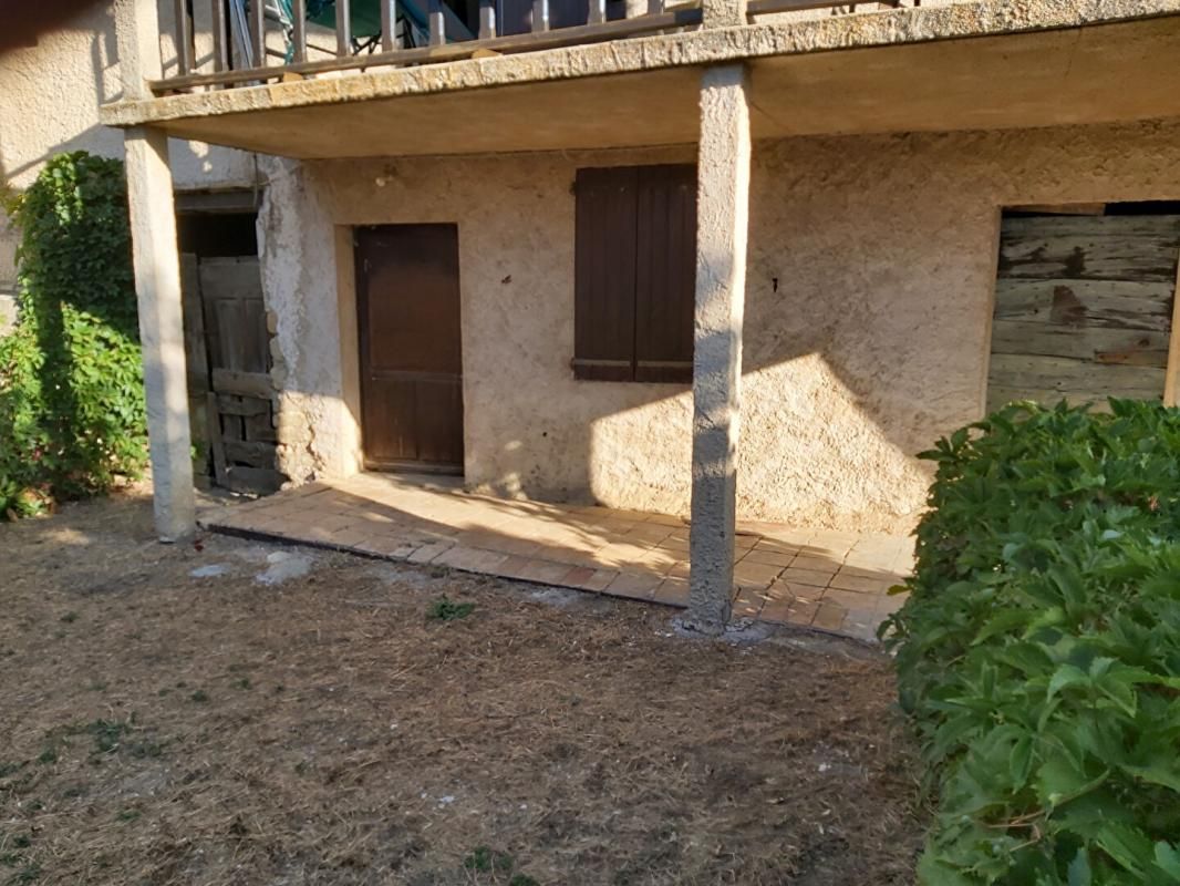 MONTLAUX Maison 5 pièces 130 m² avec grange et terrain de plus de 8000 m² 3