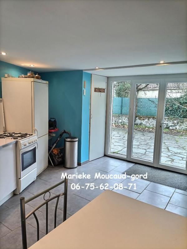 VOREY Vorey 43800 Belle petite maison rénovée d'environ 60m² donnant sur une cour intérieure et une dépendance sur deux étages à restaurer 4
