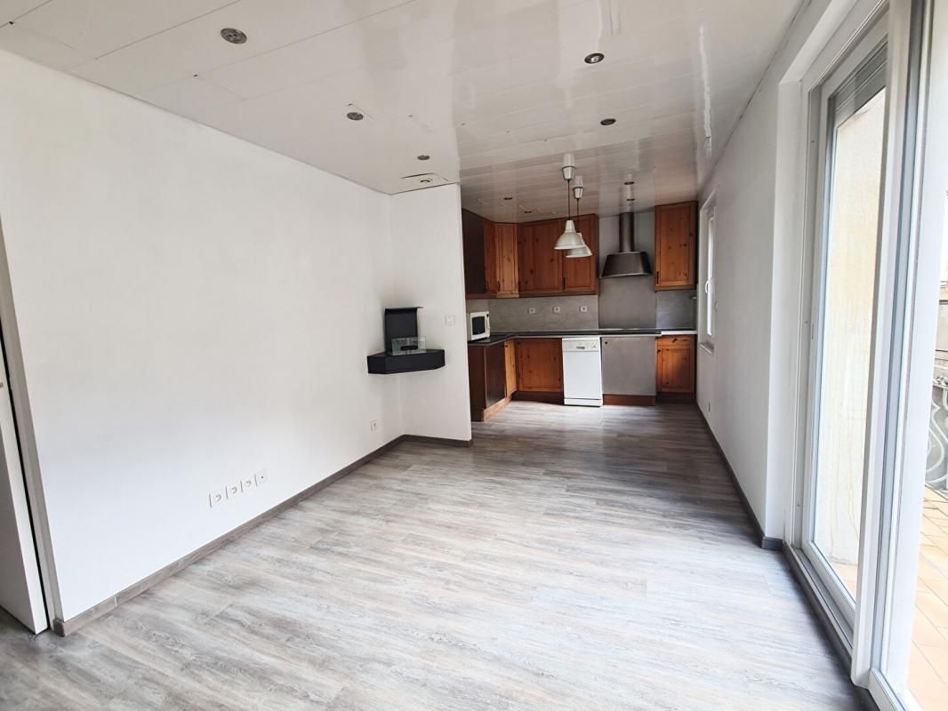 SAINT-ETIENNE Ideal investisseurs lot de 3 appartements Saint Etienne 6 pièce(s) 80.44 m2 2