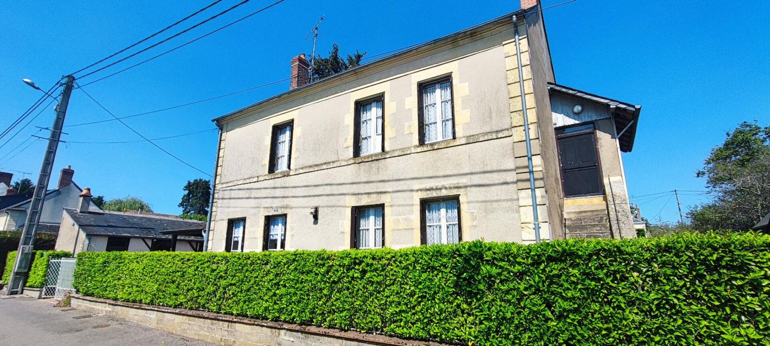 Belle maison ancienne avec grand terrain dans un secteur calme de Guérigny