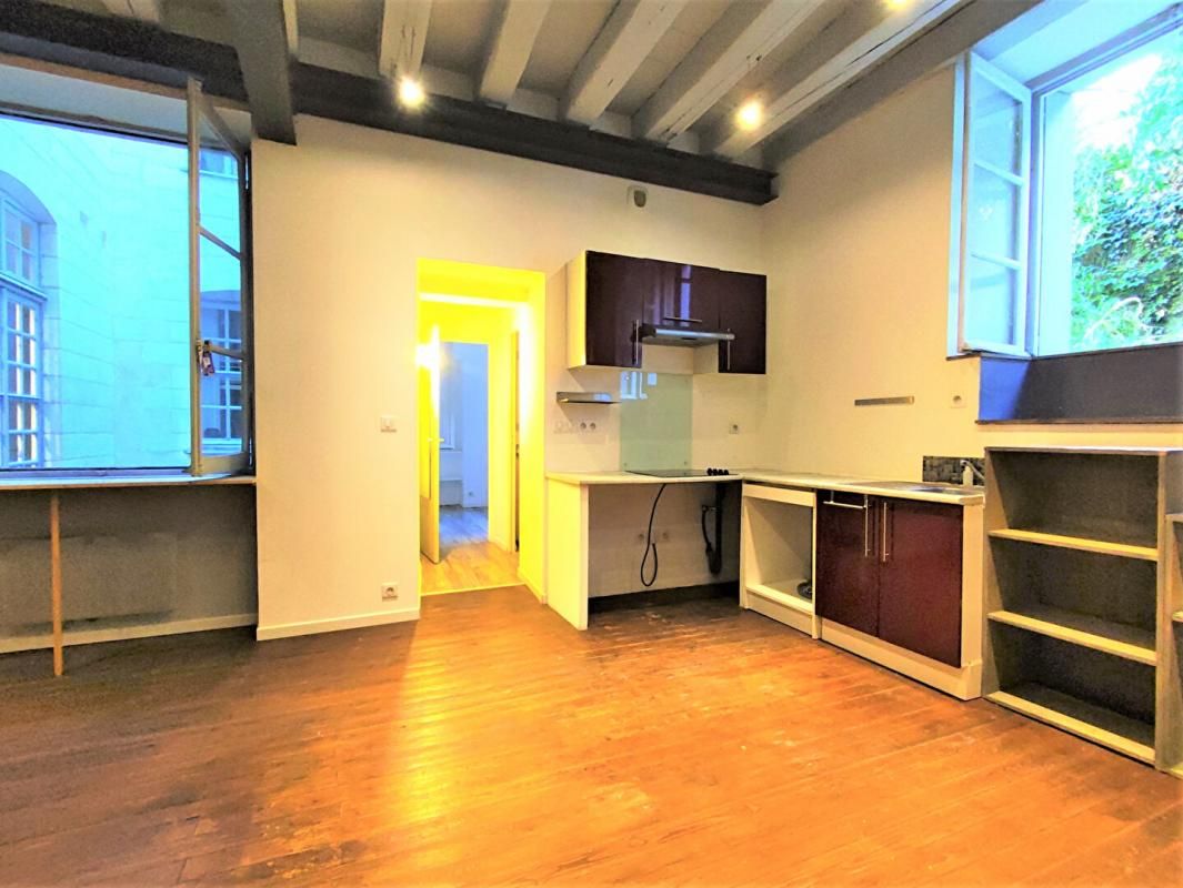 NANTES APPARTEMENT 2 pièces 40m² HYPER CENTRE JARDIN