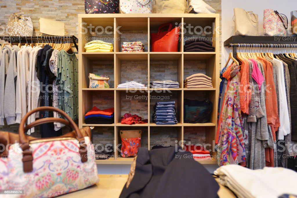 PARIS-20E-ARRONDISSEMENT 75020 PARIS - BOUTIQUE DE PRET A PORTER, BEL EMPLACEMENT, 65 M² 2