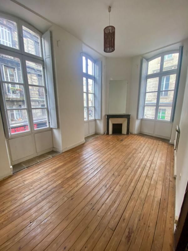 BORDEAUX SAINT MICHEL VICTOR HUGO APPARTEMENT  T3 de 49 m2