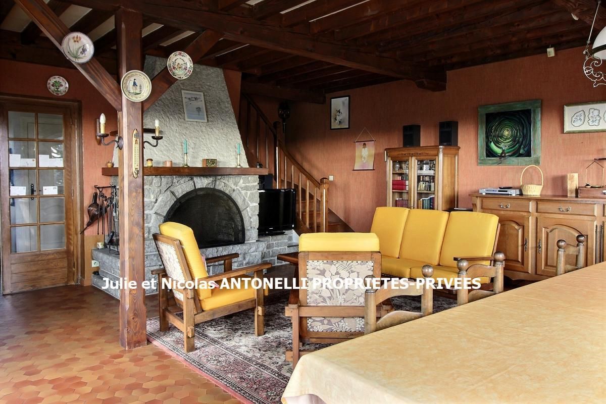 SAINT-JUST-MALMONT Maison Saint Just Malmont 7 pièce(s) 191 m² 5 chambres sur 1000m² de terrain 3