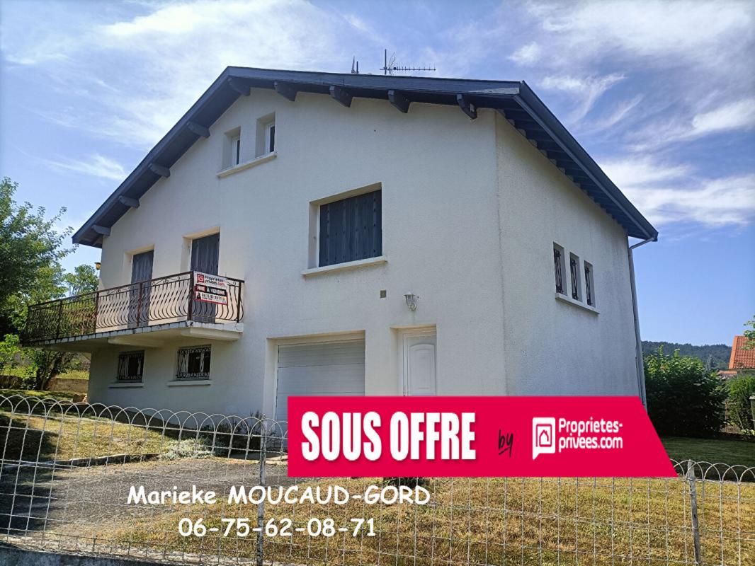 *** EXCLUSIVITE *** BEAUZAC CENTRE 43590 Maison individuelle d'environ 115m² habitables 5 chambres garage et jardin
