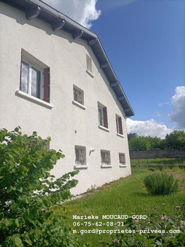 BEAUZAC *** EXCLUSIVITE *** BEAUZAC CENTRE 43590 Maison individuelle d'environ 115m² habitables 5 chambres garage et jardin 4