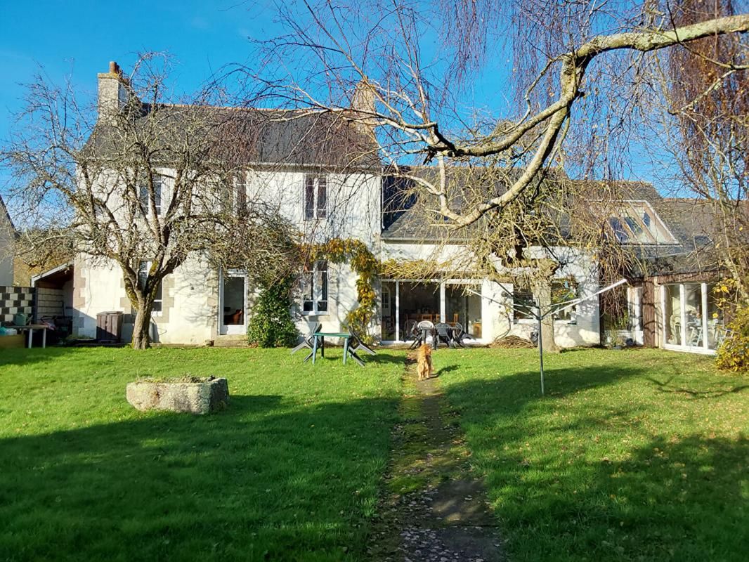 Maison Saint Nicolas Du Pelem 10 pièce(s) 249 m2