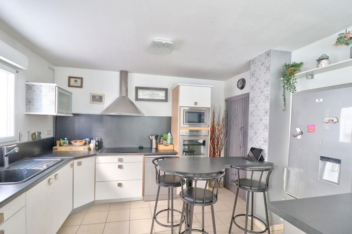 APPARTEMENT AVEC TERRASSE