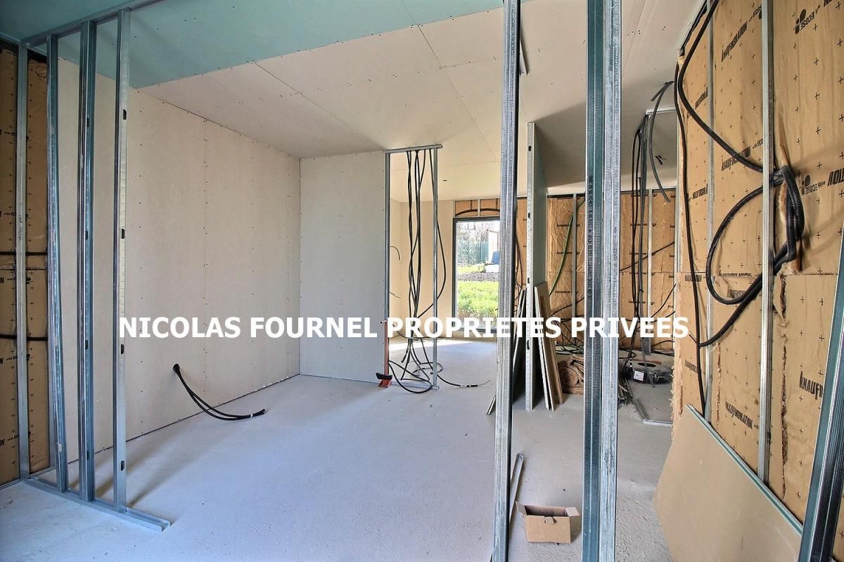 MARLHES MARLHES 42660 En Exclusivité Maison neuve de plain-pied 150 m² 4 chambres garage 40m² sur 850m² de terrain plat. Idéale primo-accédant, construction traditionnelle, gros oeuvre achevé, second oeuvre à réaliser 4
