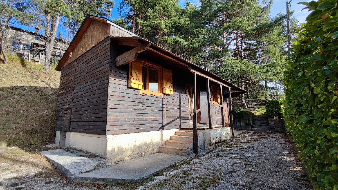 A VENDRE - EXCLUSIVITE - ANDON - Chalet d'environ 24m2 sur 490m2 de terrain