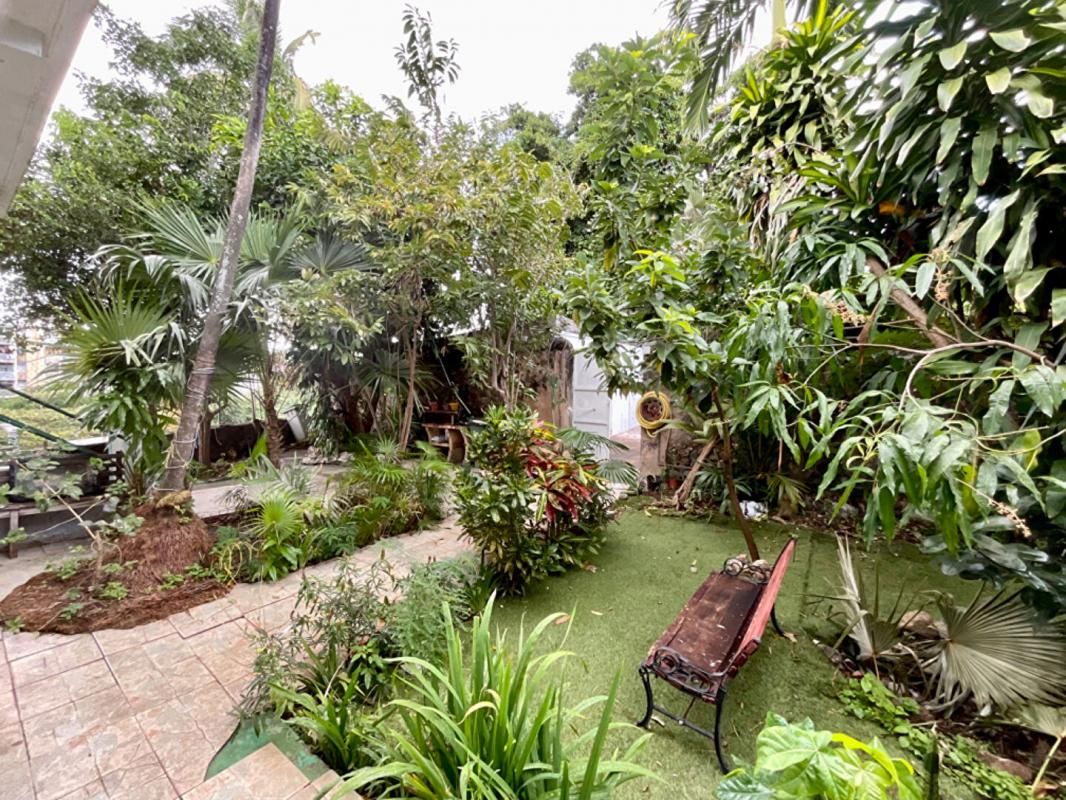 Maison de type colonial 7 pièces - BASSE-TERRE