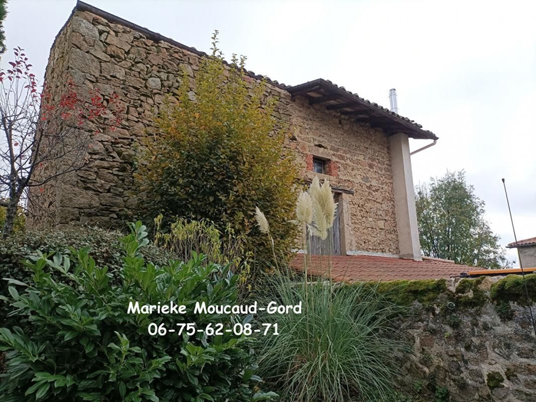 VALPRIVAS Maison de village au coeur de Valprivas 95.49 m² 3 chambres 510 m²  terrain et dépendances 4
