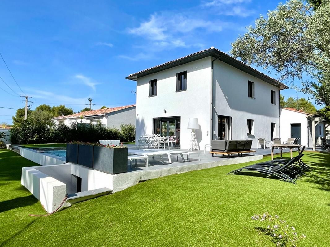 Magnifique villa  "DIAMANT" 6 pièces de 146m² sur Rognac  TOTALEMENT EQUIPEE ET MEUBLEE !!!