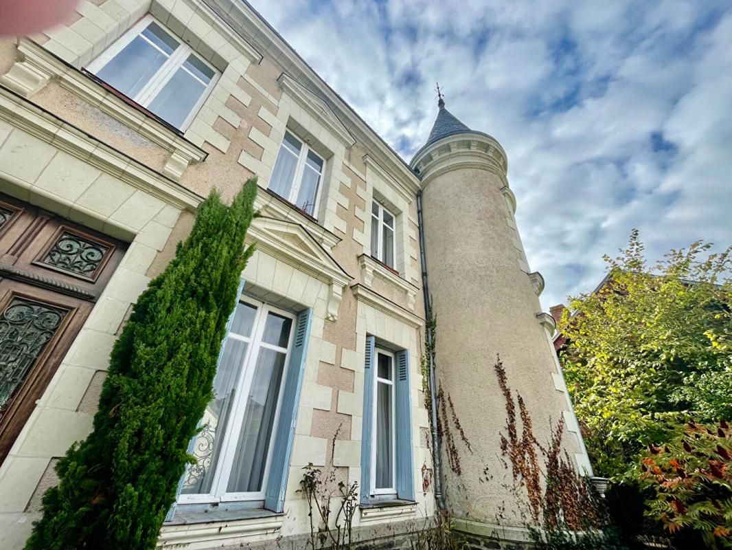 ANCENIS MAISON A VENDRE - 44150 ANCENIS-ST-GEREON - 9 PIECES 253 M2 1