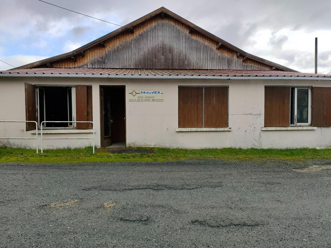 ST JUST EN CHEVALET - BUREAUX MEUBLÉ 45m2