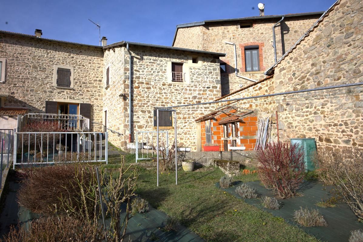 Maison de village avec jardin attenant