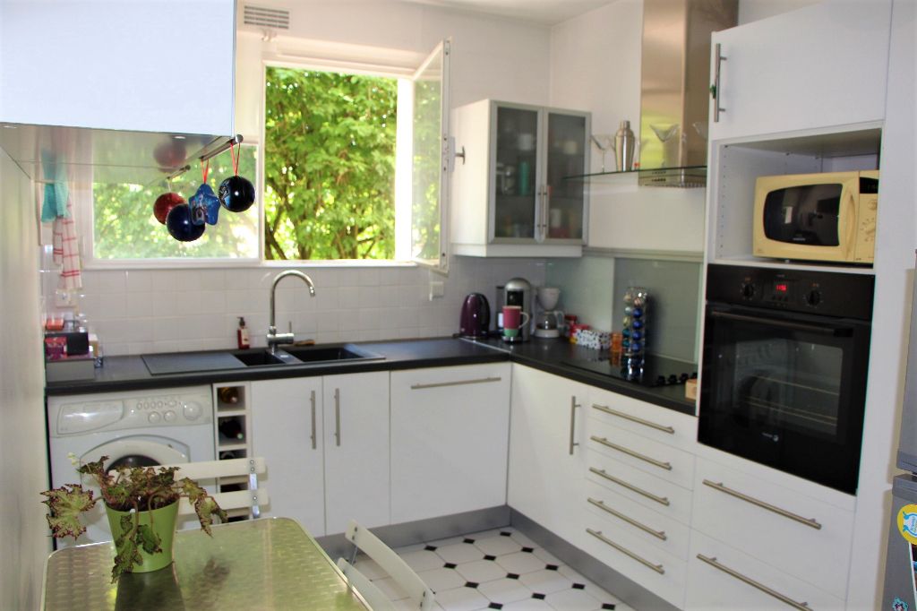 Poitiers Centre ville-Résidence du Parc Saint Hilaire-Appartement T2 de 59.88m²- 630 HC avec place de parking