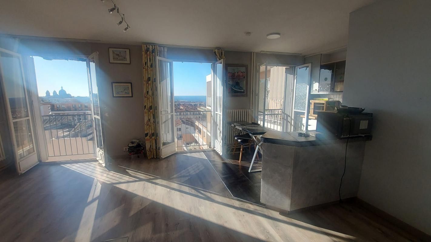 Appartement Marseille 3 pièce(s) 64 m2 vue mer