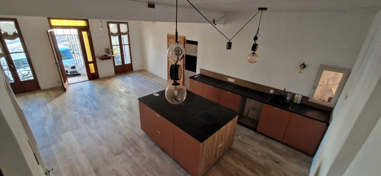 PERET Très belle maison de village rénovée et ajourée 2