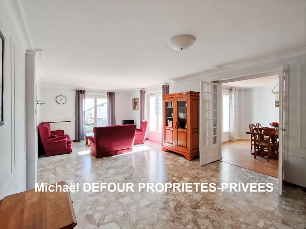 BAS-EN-BASSET ***EXCLUSIVITÉ*** Bas-en-Basset 43210 maison de 186m² avec 4 chambres sur 608 m² de terrain clos et arboré 3