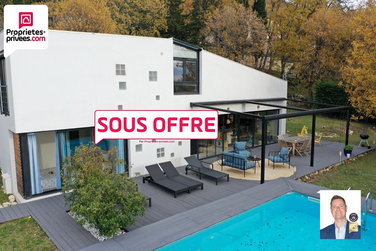 VILLA CONTEMPORAINE 5 PIECES AVEC PISCINE