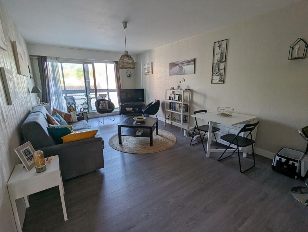 SAINT-JEAN-DE-MONTS Saint Jean De Monts appartement T2 46 m2, avec loggia, vendu meublé 2