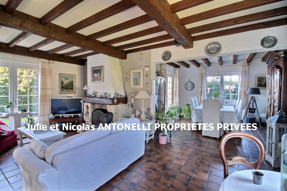 Saint Just Malmont 43240 maison individuelle de 147 m² 4 chambres  garages sur 1093m² de terrain