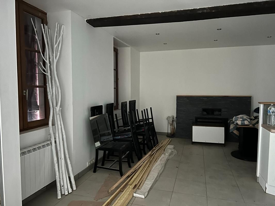 MARSEILLES-LES-AUBIGNY Maison Marseilles Les Aubigny 5 pièces 158 m2 2