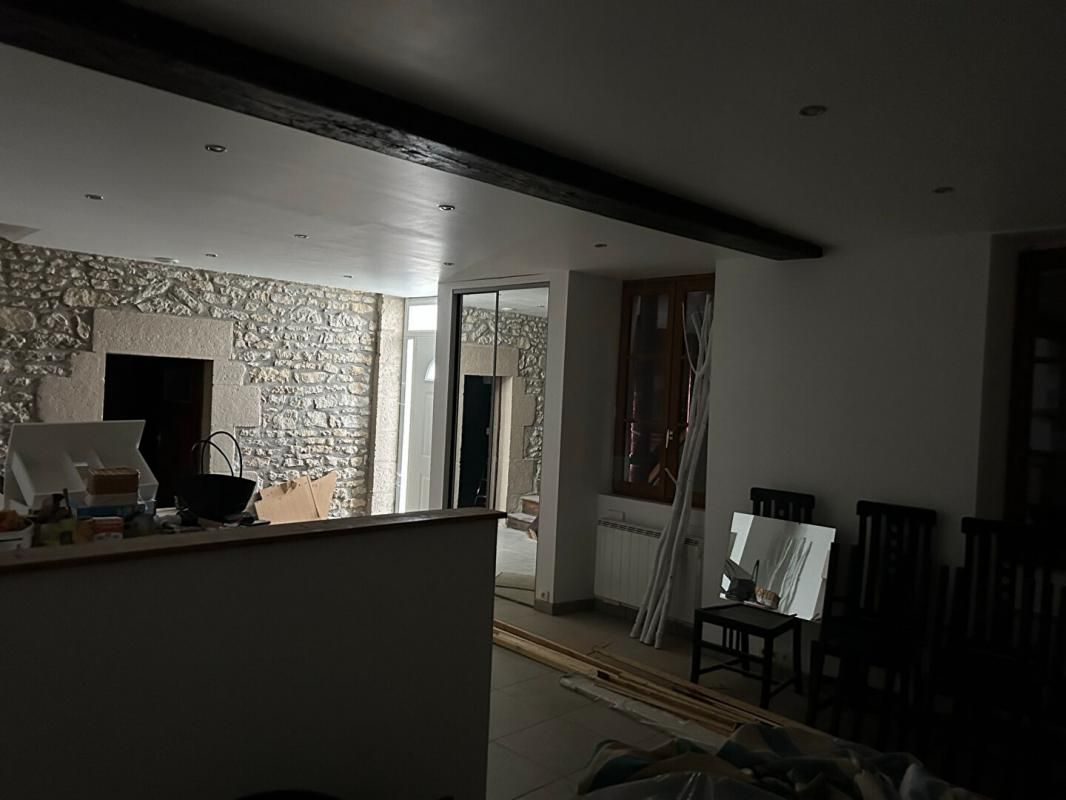 MARSEILLES-LES-AUBIGNY Maison Marseilles Les Aubigny 5 pièces 158 m2 3