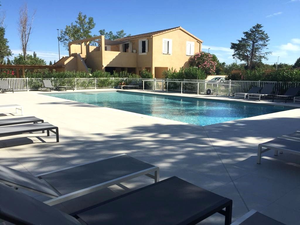 SAINT-REMY-DE-PROVENCE Bastidon 32m² avec patio privatif, piscine, pkg 2