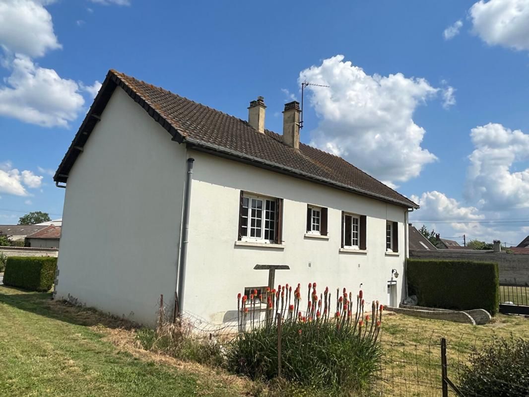 Maison individuelle : 4 pièce(s) 83 m2.  Terrain de 800 m2