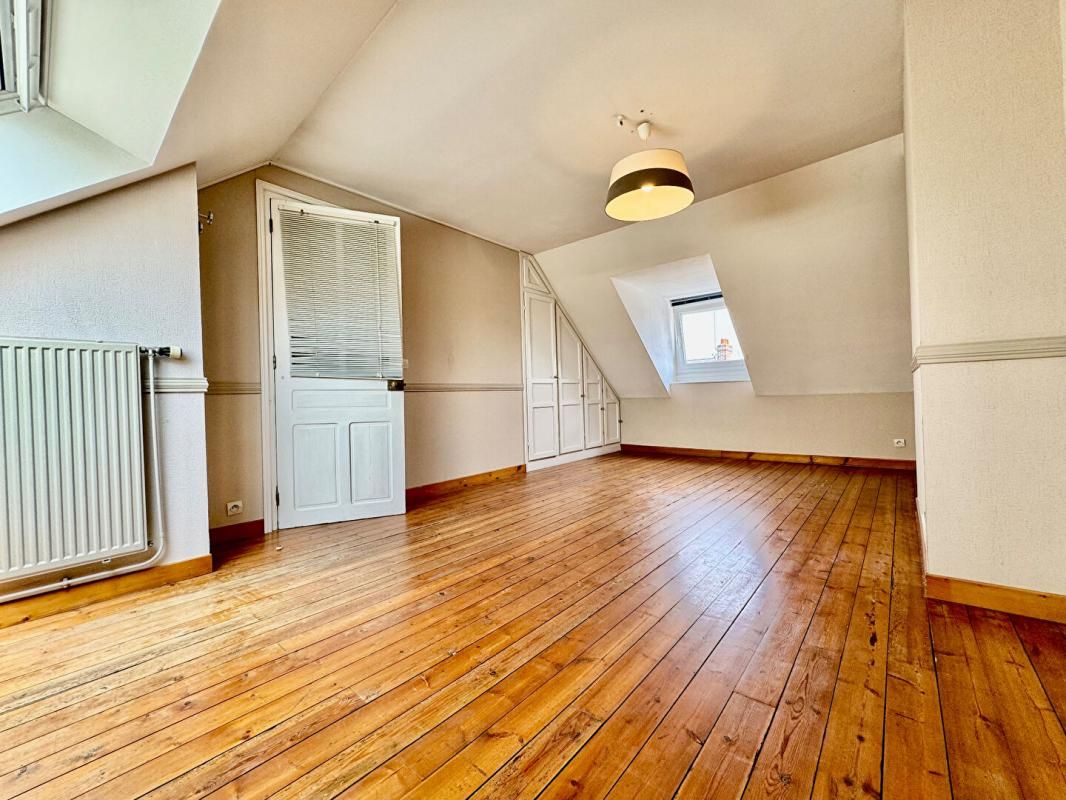 Maison Amiens  SUD  5 pièces  Quartier St Honoré 110m2 plus une dépendance de 30m2, jardin