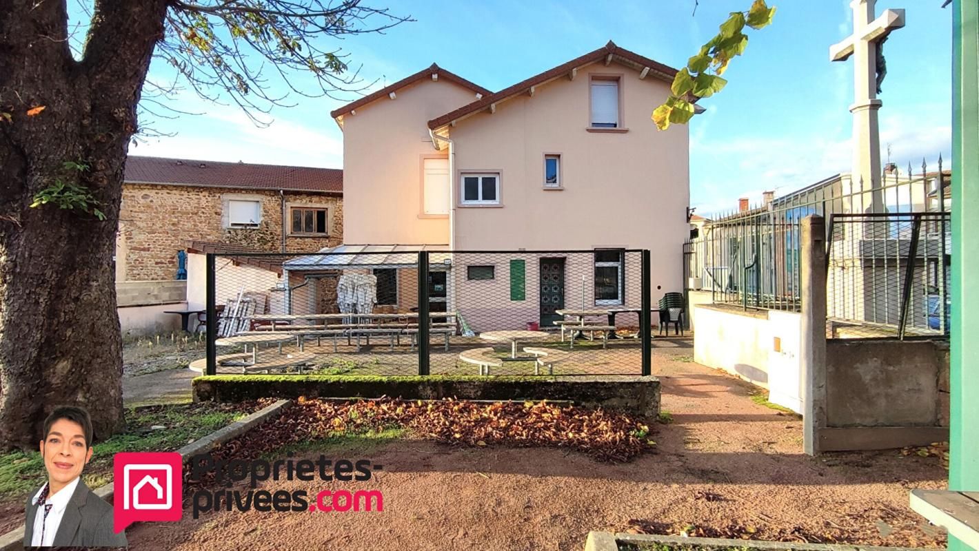 BOURG-DE-THIZY THIZY-LES-BOURGS (69240) Immeuble avec local commercial, appartement, garage et terrain 1000m² 2