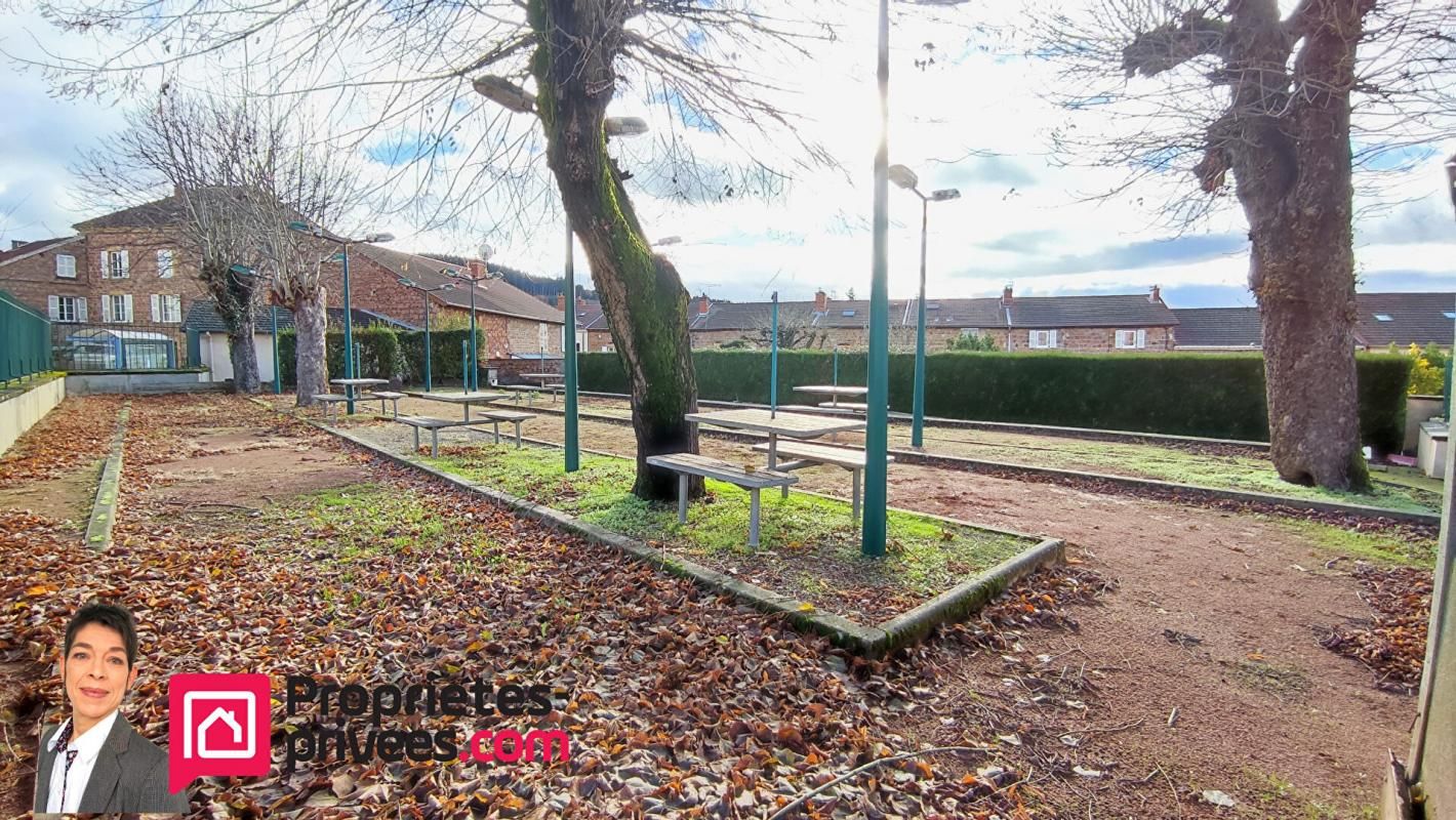 BOURG-DE-THIZY THIZY-LES-BOURGS (69240) Immeuble avec local commercial, appartement, garage et terrain 1000m² 3