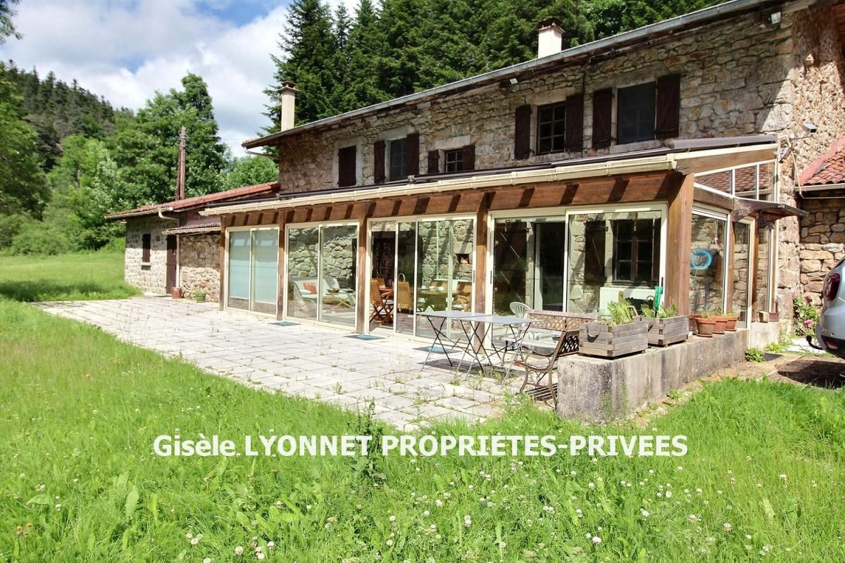 SAINT-JULIEN-MOLHESABATE St Julien Molhesabate 43220 Maison pierre 220 m² habitables 4 chambres sur 6000m² de terrain plat 3