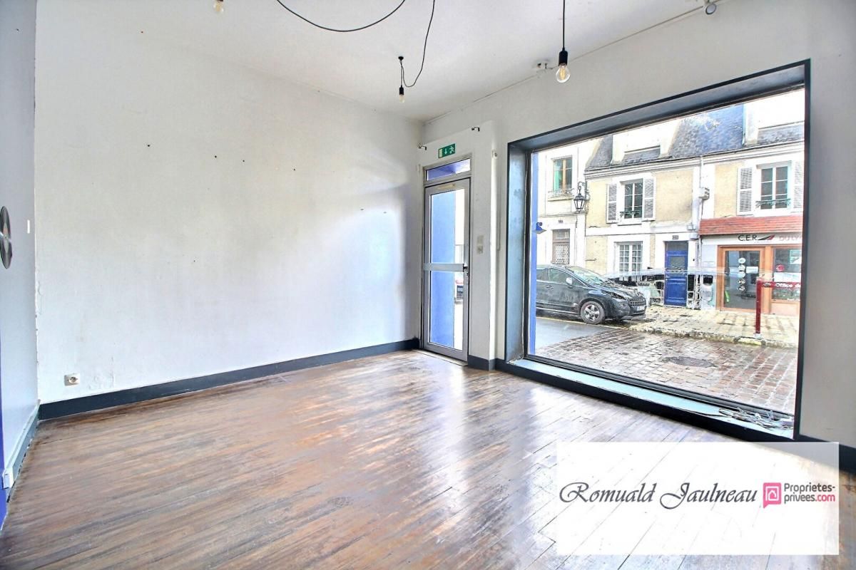 BONNEVAL Local commercial centre Bonneval 30 m2 1