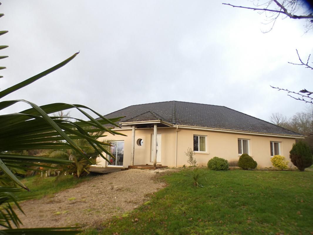 Maison Cublac 3 chambres et bureau avec double garage