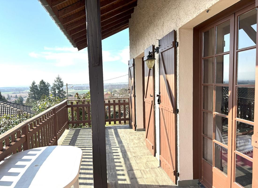 FEURS VALEILLE 42110 10mn de FEURS Villa traditionnelle sur sous sol complet 106m² habitables 3 chambres garage sur 1000m² de terrain 2