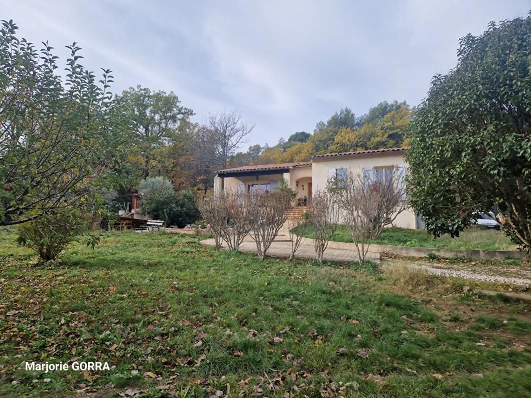 NANS LES PINS VILLA T4 SUR 2300 M² DE TERRAIN