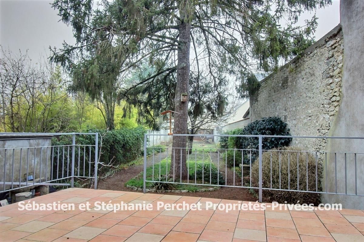 Maison de ville 2 chambres sur 351 m2 de terrain