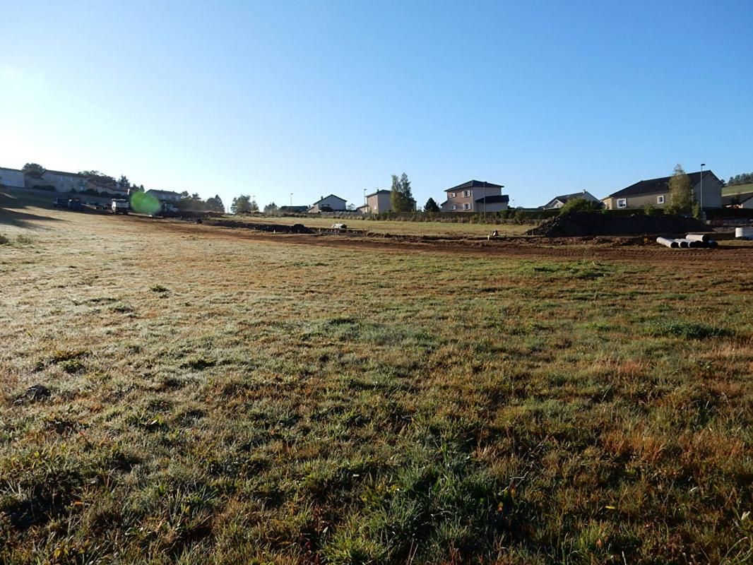 YSSINGEAUX Yssingeaux 43200 parcelle de terrain constructible viabilisée 2