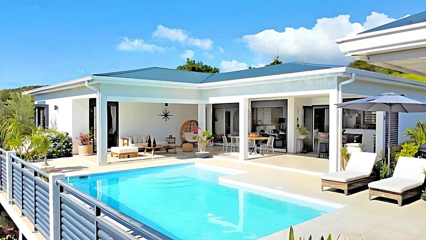 Villa  F4 de prestige de 183m² , vue mer à Case Pilote