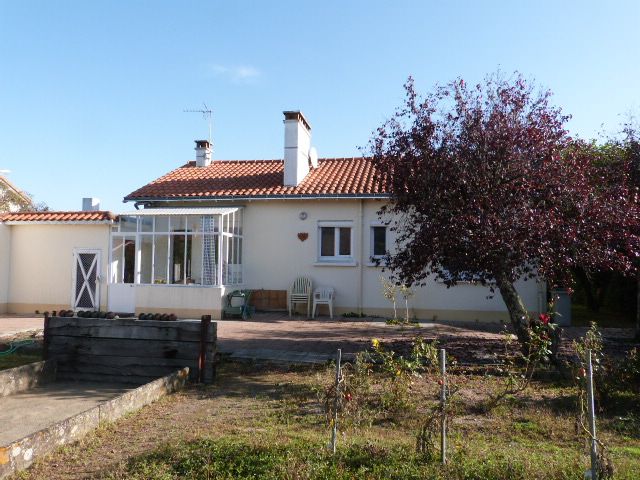 Maison Gétigné 3 P . 2 Chs . 78.51 M² . T 389 M²