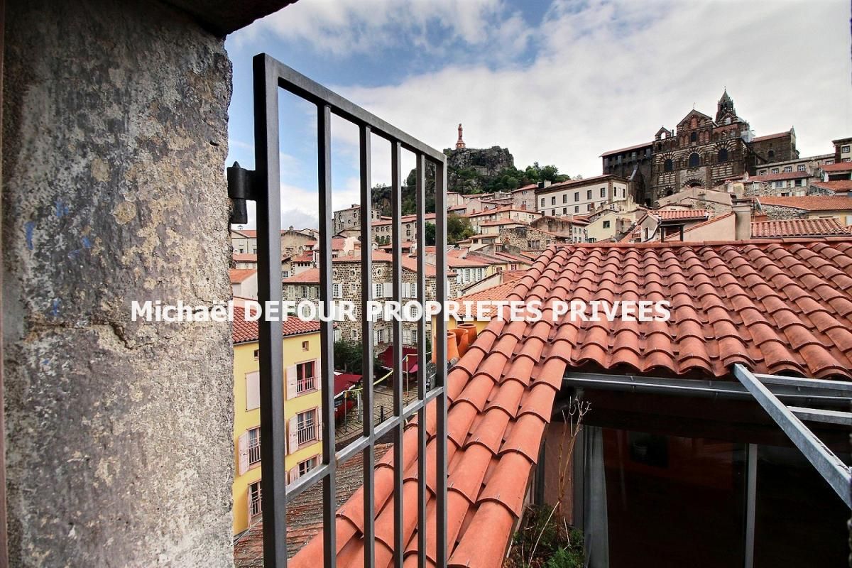 LE PUY-EN-VELAY Le Puy-en-Velay CENTRE 43000 Tènement de 3 appartements 2 T3 et 1 T4 254 m² 2