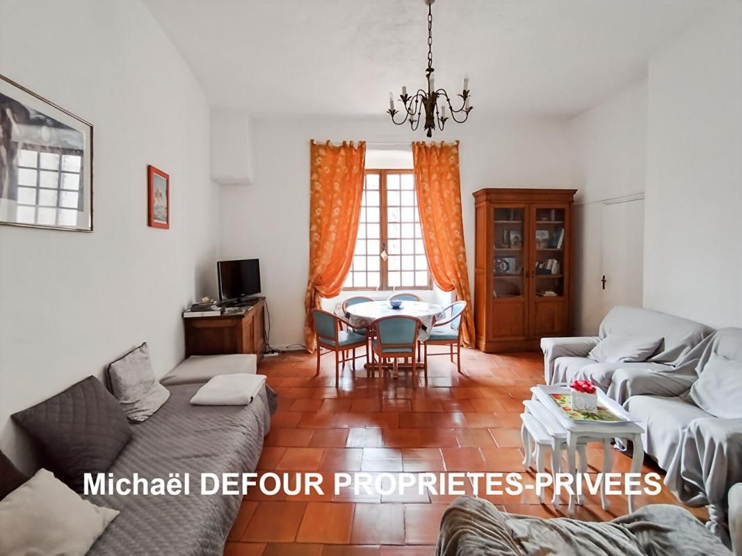 LE PUY-EN-VELAY Le Puy-en-Velay CENTRE 43000 Tènement de 3 appartements 2 T3 et 1 T4 254 m² 4